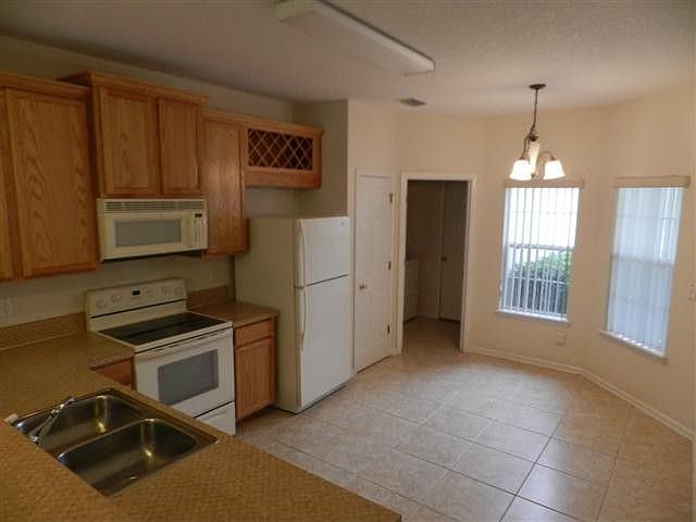 1st image of 148 Summerhill Cir