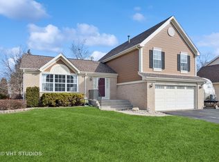 1209 Easton Dr, Carol Stream, IL 60188