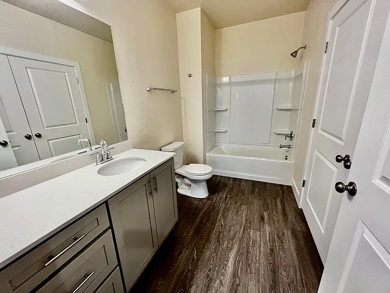 2101 N Main St W #210 — Photo 5