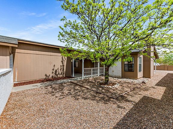 5th image of 332 Sundt Ct NE