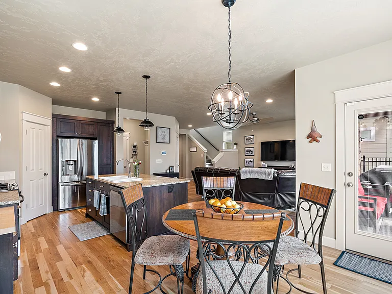 2733 E Decameron Ln — Photo 12