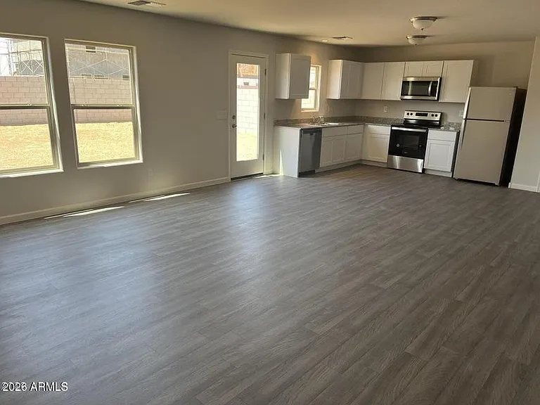 155 W Dewey Ave — Photo 6