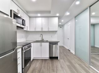 15 Walmer Rd #306, Toronto, ON M5R2X1