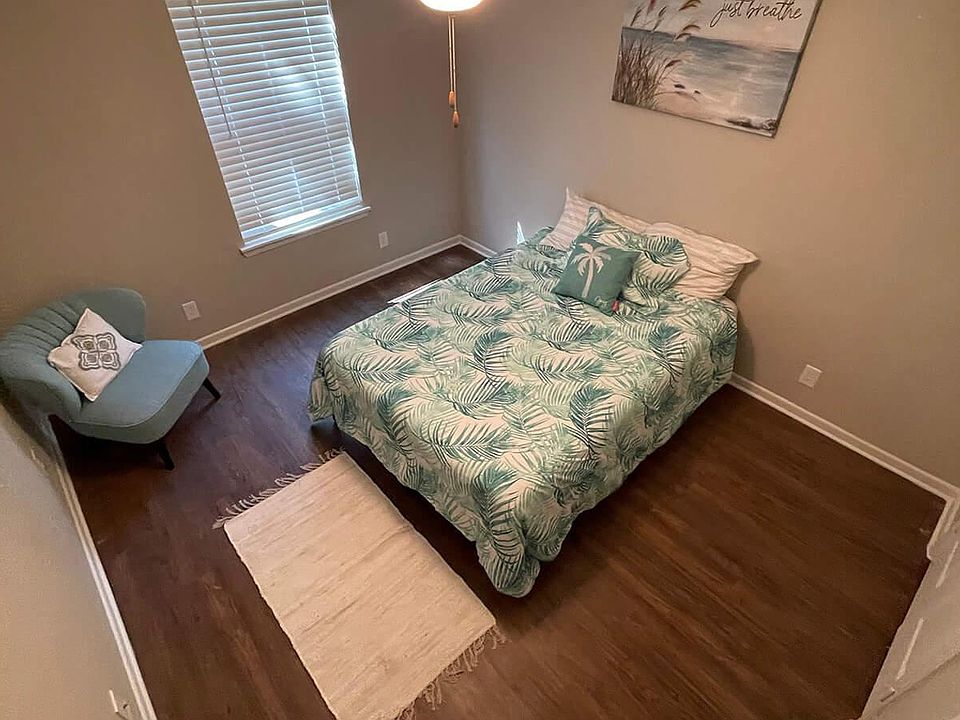 Unit bedroom