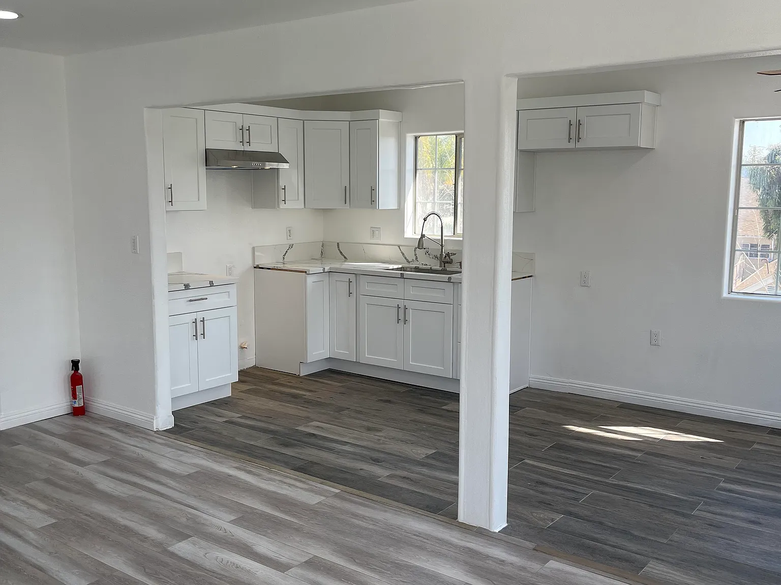 4 bed, 1350 sqft, $4,180 — Photo 4