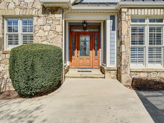 2nd image of 1943 Villa Ct