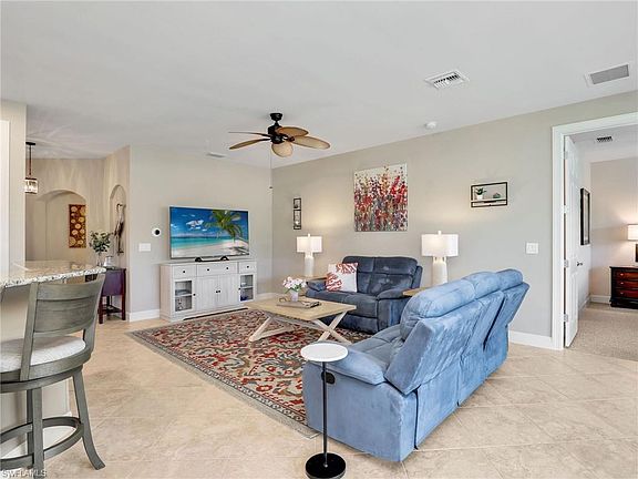 5th image of 10231 Glastonbury CIR #102
