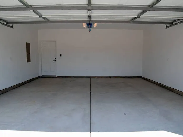 650 Melville Dr — Photo 16