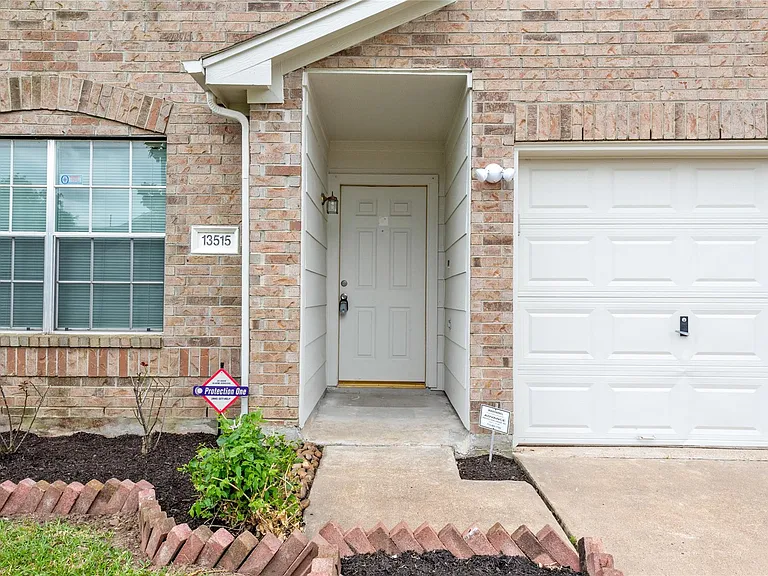13515 Naples Bridge Rd — Photo 4