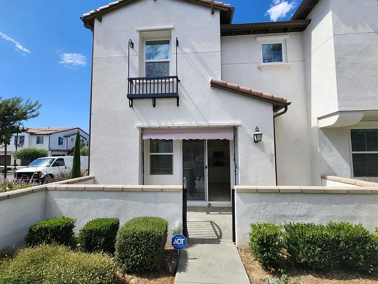 30422 Town Square Dr — Photo 41