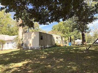 106 W Henley St, Carthage, IN 46115