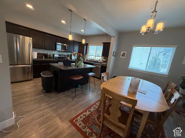 594 W Life Dr, Bluffdale, UT 84065