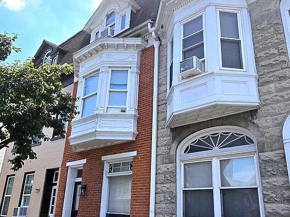 3rd image of 818 E Market St