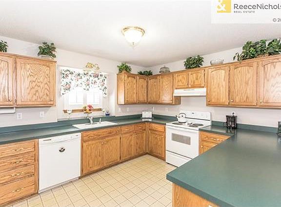 Spacious Kitchen