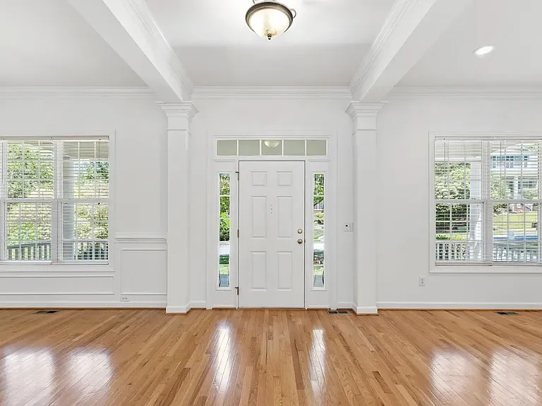 111 Sir Walker Ln — Photo 5