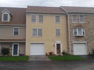 108 Country Ridge Dr, Red Lion, PA 17356