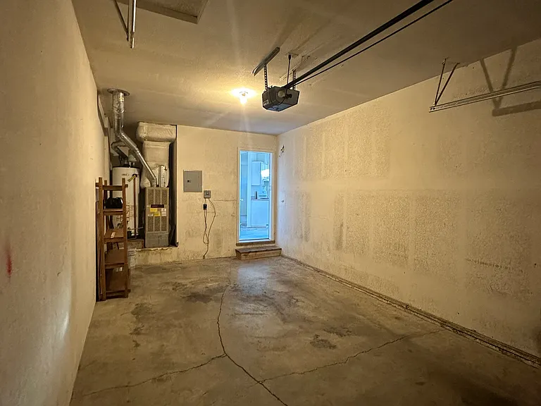 985 NE Hidden Valley Dr — Photo 18