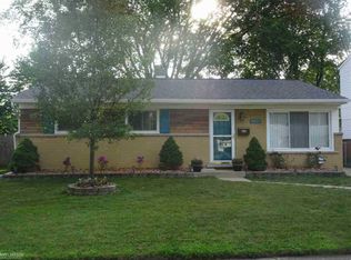 26123 Tawas St, Madison Heights, MI