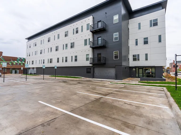 110 N Delaware Ave #202 — Photo 4