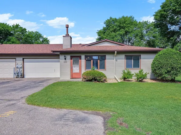 8642 S Maplebrook Cir, Brooklyn Park, MN 55445