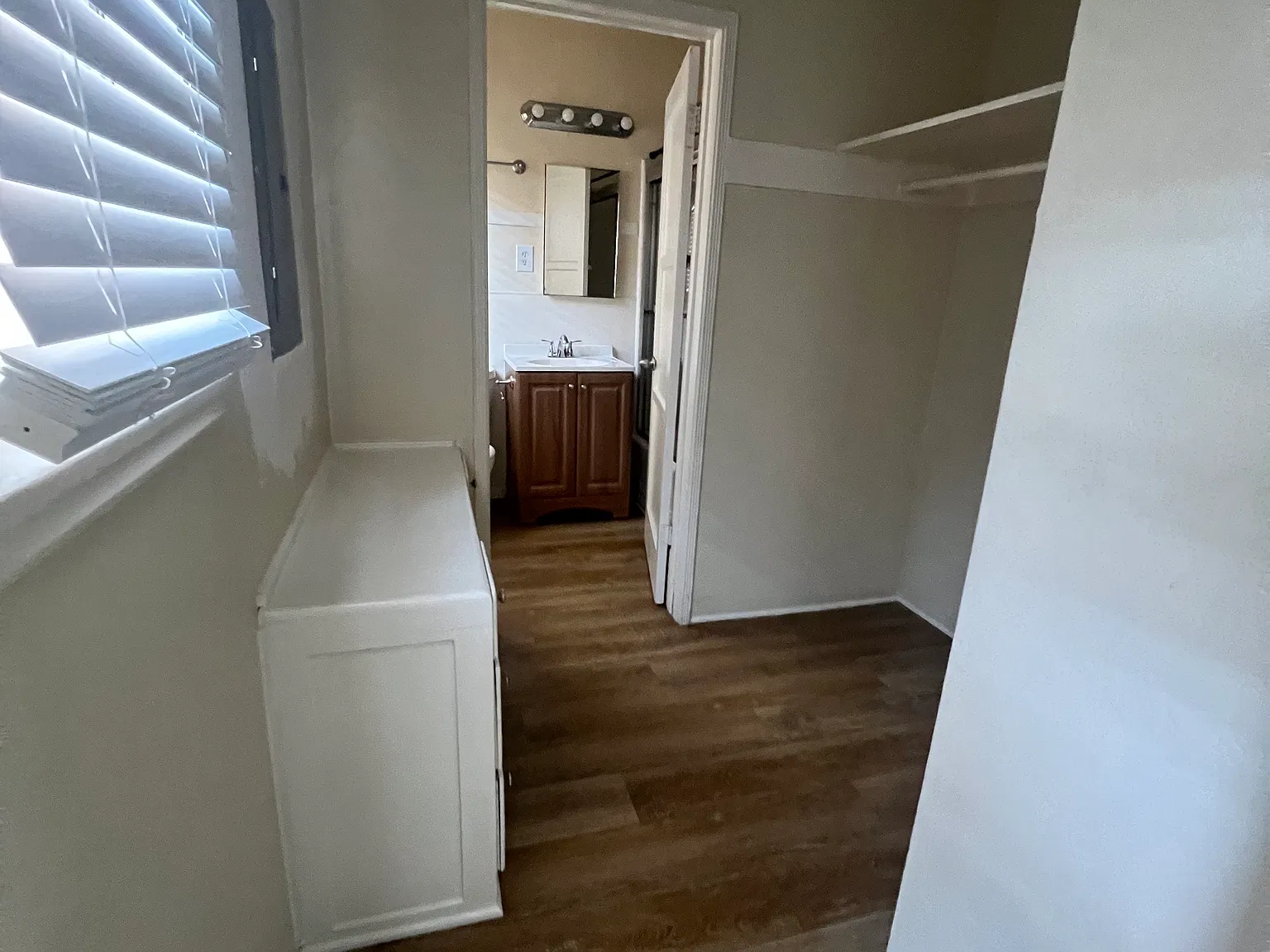 733 Daisy Ave — Photo 2