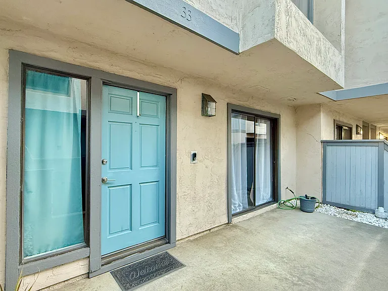 2135 E Valley Pkwy #33 — Photo 7