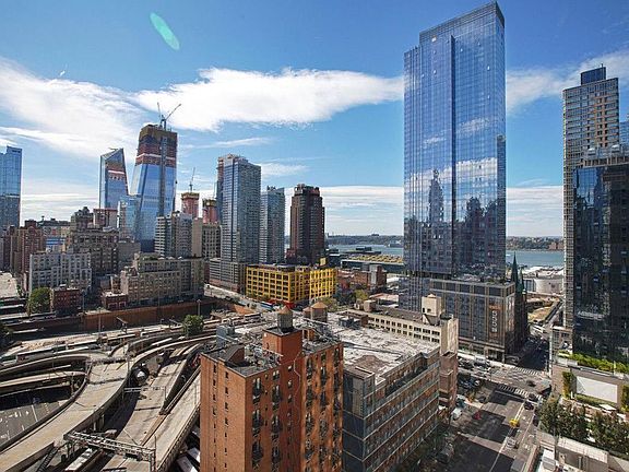 5th image of 350 W 43rd St APT 23G