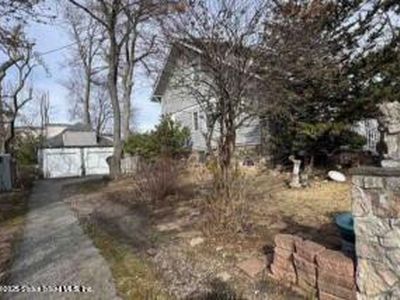 320 Sprague Ave, Staten Island, NY, 10307