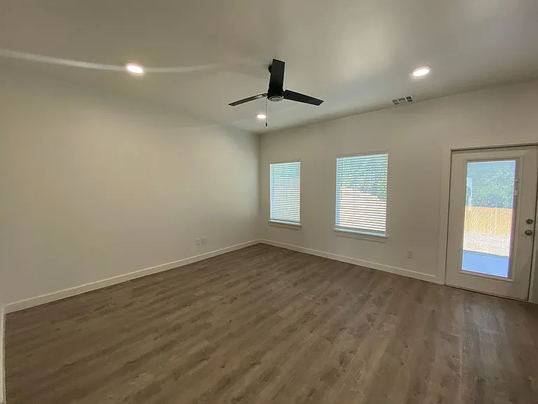 13512 Vinita Dr — Photo 5