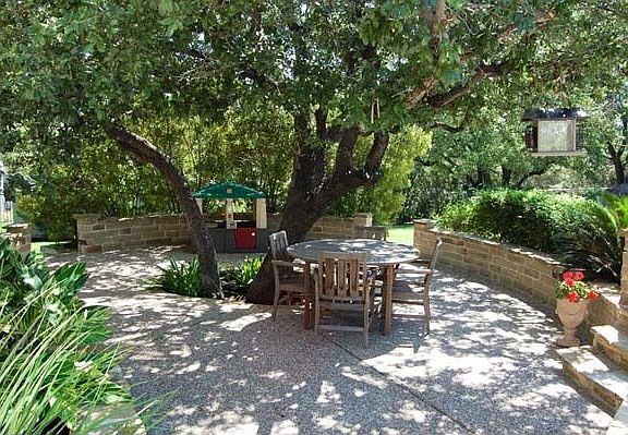 4th image of 2419 Padina Dr