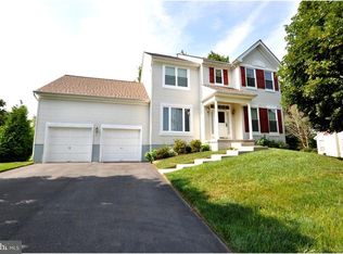 8 Spur Ct, Burlington, NJ 08016