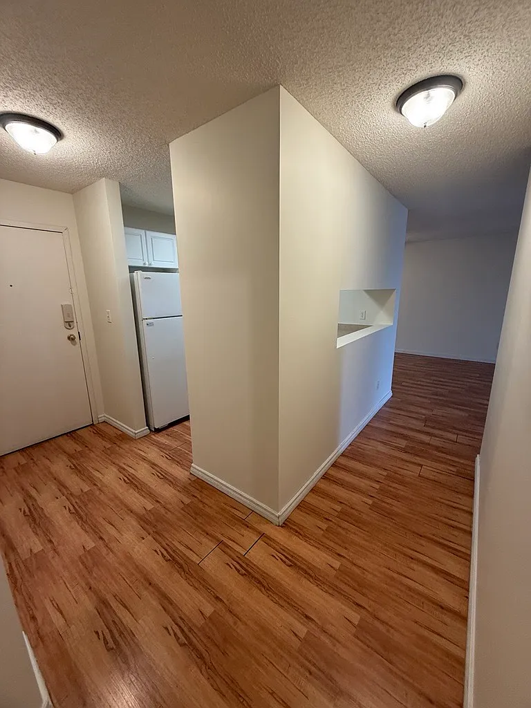 (PN 0225) Stunning 2 Bedroom condo! — Photo 4