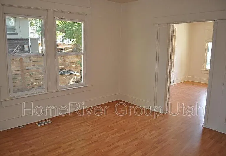 Building Photo - 1073 E Norris Pl