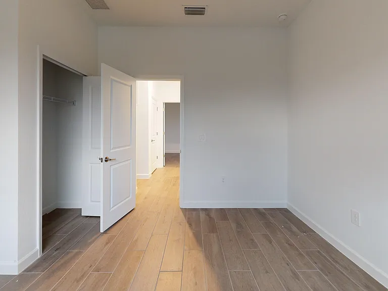 7913 Lakes Edge Ln — Photo 18