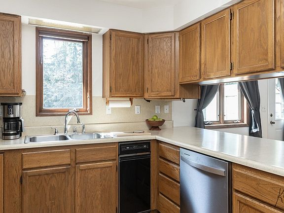 3rd image of 3009 Hurst Rd