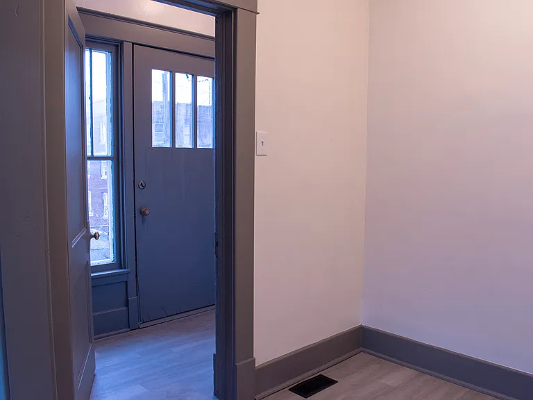 5727 King Hill Ave #1/2 — Photo 10