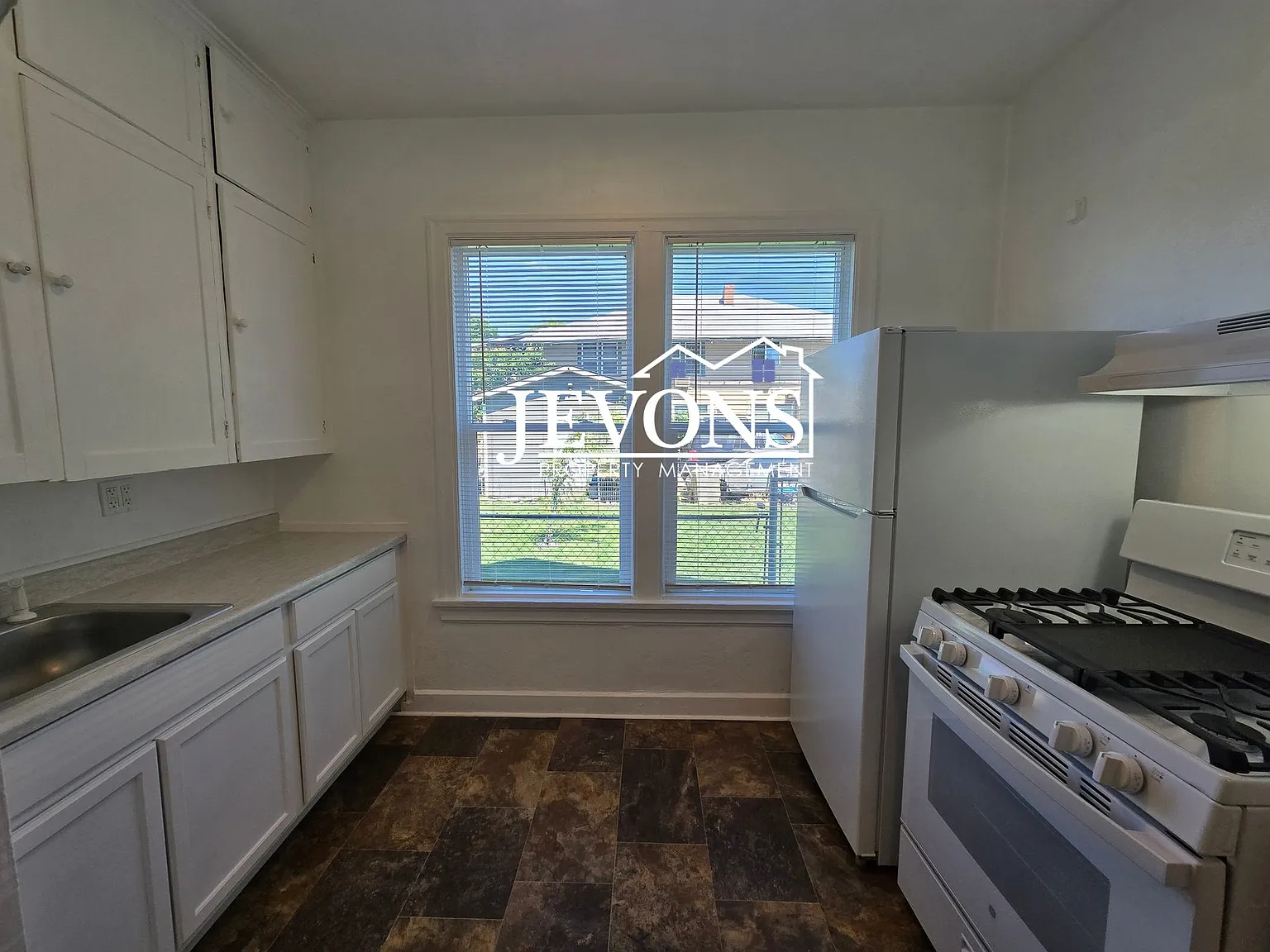 307 N 7th St Yakima, WA 98901 — Photo 1