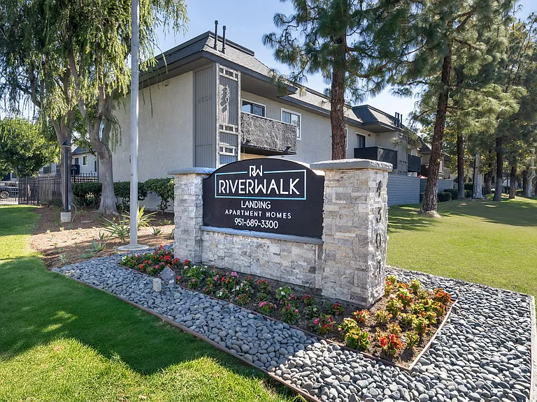 Riverwalk Landing Apartment Homes — Photo 21