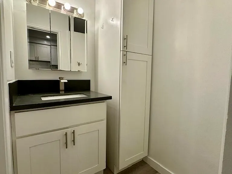39 20th Ave #4 — Photo 5