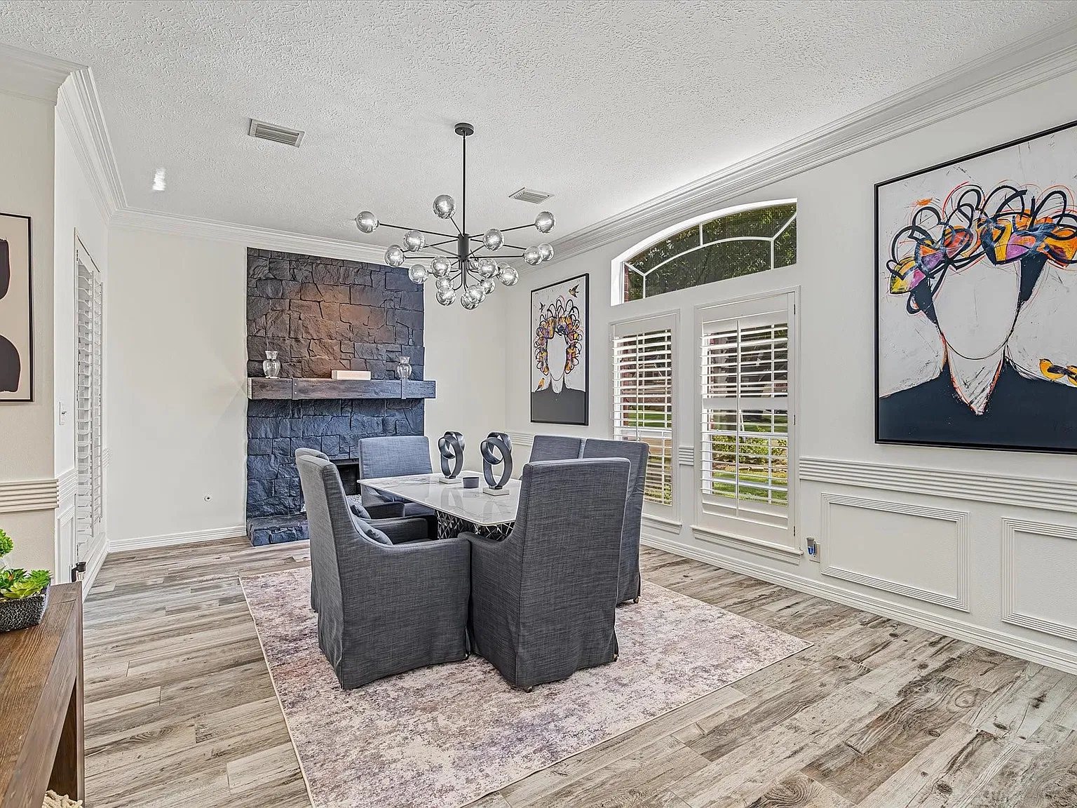 3 bed, 2.5 bath, 2364 sqft, $3,200 — Photo 4