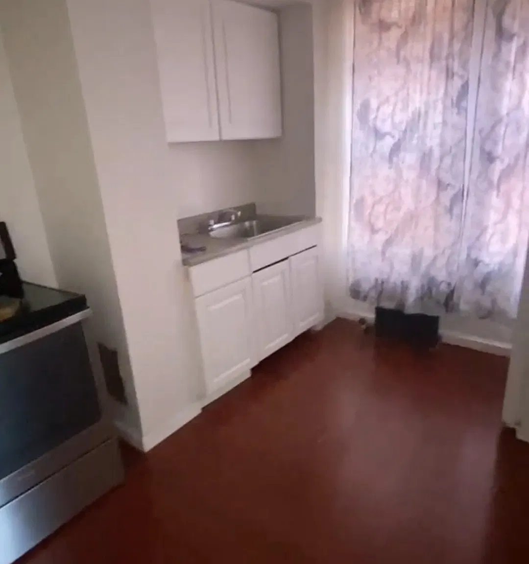 2 bed, 900 sqft, $2,000 — Photo 4