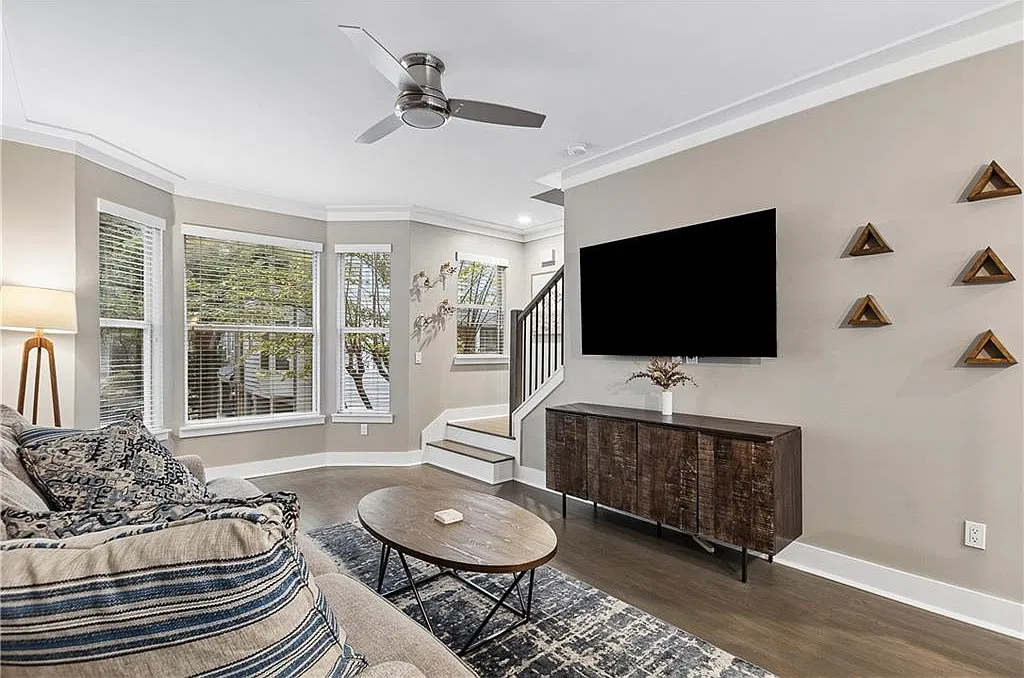 3 bed, 2.5 bath, 1792 sqft, $3,000 — Photo 3