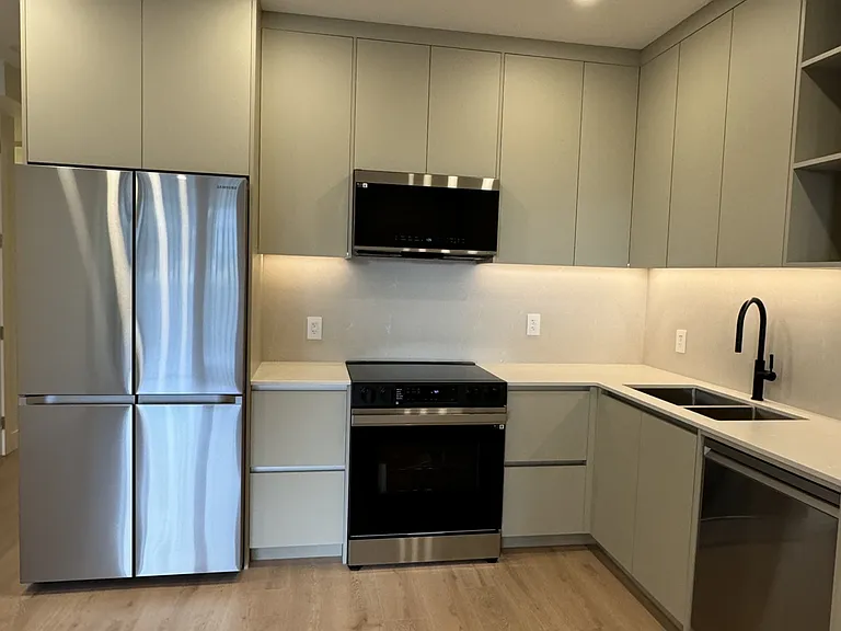 1130 Gordon Ave — Photo 8
