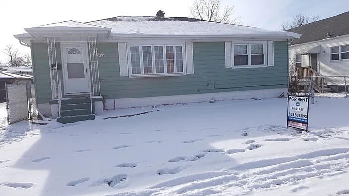 18240 Grant St photo 1