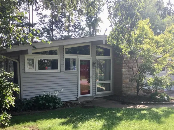 1713 Ridgewood Dr, Saint Louis, MO 63126