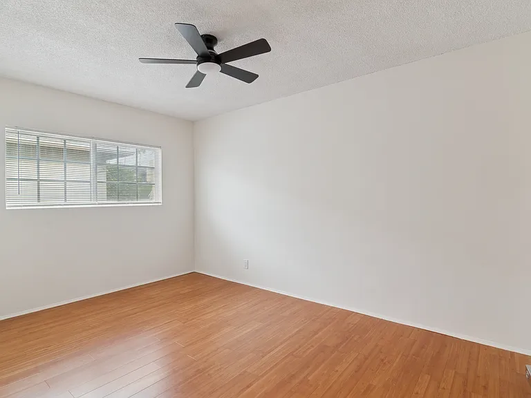 927 N Louise St #4 — Photo 8