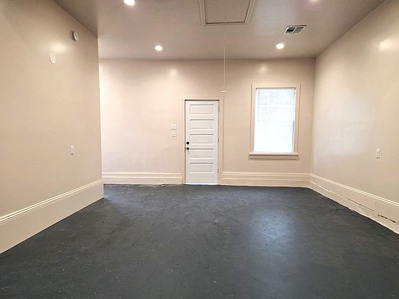 4th image of 2808 S Saratoga St