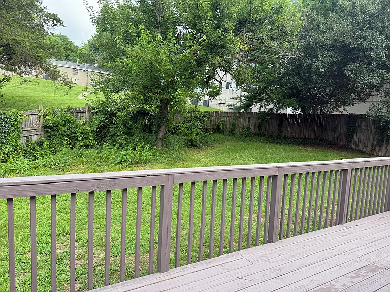 522 Bellmore Pl — Photo 14