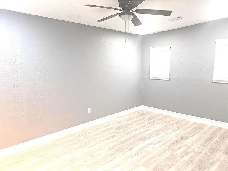 9330 Chesterfield Dr — Photo 9