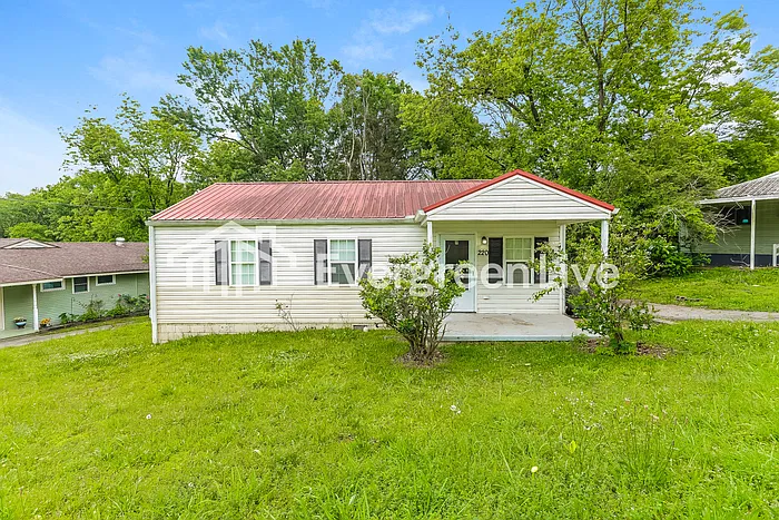 3 bed, 1.0 bath, 1230 sqft, $1,045 — Photo 1